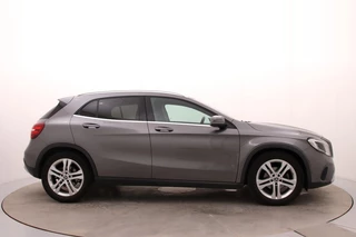 Mercedes-Benz GLA-klasse 180 Business Solution Plus Upgrade Edition | Automaat | Cruise control | Stoelverwarming | 360° camera / 9