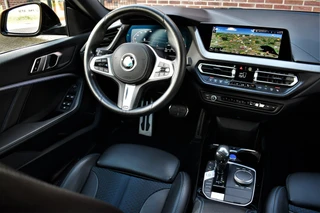BMW 2 Serie Gran Coupé 218i M-Sport  Shadowline Trekhaak 18inch Live-cockpit Sfeerverlichting / 4