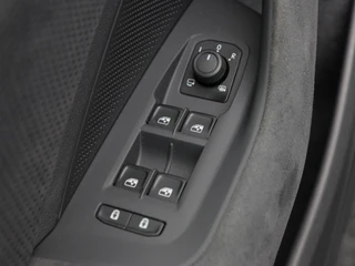 Skoda Superb Combi 1.5 TSi 204 Pk PHEV Sportline Business | Trekhaak | Carplay | Canton Audio | Head-up Display | Panoramadak | Virtual Cockpit | Adaptive Cruise | 19 Inch / 24