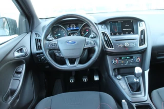 Ford Focus 1.5 ST-LINE **NL-Auto** 150pk / 16