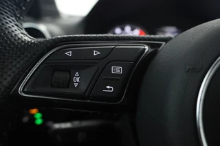 Audi Q2 30 TFSI Sport  S-line! Leer, Cruise, Navigatie / 22
