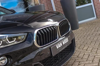 BMW X2 sDrive20i High Executive Edition | M-sport | Driving Assistant Plus | Camera | Apple Carplay | File assistent | Active cruise control | Park Assistant | DAB | Sportstoelen | LED / 52