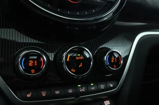 MINI Countryman Mini 1.5 Cooper S E ALL4 Chili  Panorama, Head Up, Automaat / 34