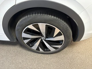 Volkswagen ID.5 Pro 77 kWh / Soh 95,2 / warmtepomp / trekhaak / head up / memory / carplay / 24
