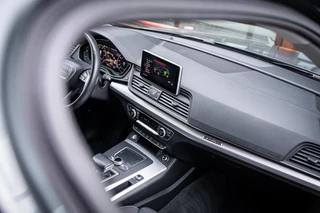Audi Q5 50 TFSI e Quattro Pro Line | Luchtvering | Matrix LED | Inparkeersysteem | Drive select | Trekhaak | Navigatie | SoH 94% | / 62
