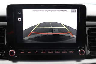 Kia Stonic 1.0 T-GDi MHEV DynamicLine  Navigatie - Achteruitrijcamera - Cruise Control - Apple & Android Carplay - Fabrieksgarantie t/m 14-04-2032 / 46
