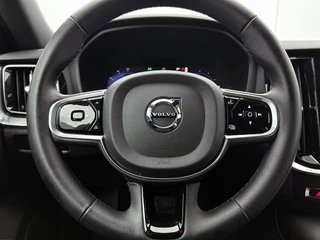 Volvo V60 2.0 T6 Plug-in hybrid AWD Plus Dark Automaat | Adaptive Cruise | Stoel/Stuurverwarming | Leder | Camera | CarPlay | BTW / 16