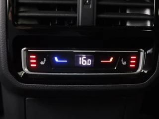 Volkswagen Arteon Shooting Brake 2.0 TSi 320 Pk R 4Motion | Stoel/Stuurverwarming | Memory | Head UP | Harman/Kardon | Panoramadak | Trekhaak | 20 Inch | 53.014 Km !! / 47