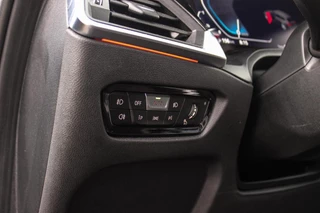 BMW 3-serie Touring 320e High Executive Sport Line | 1e eigenaar | NL auto | Driving Assistant | HiFi audio | LED | 18 inch | Stoelverwarming | DAB | Carplay | Navigatie | PDC / 41