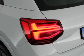 Audi Q2 35 TFSI 150pk S Edition Panoramadak Keyless Virtual Cockpit LED Koplampen S-Line / 41