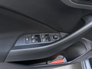 Skoda Kamiq 1.0 TSI Sport Business Virtual Cockpit Trekhaak Parkeersensoren App-Connect Stoelverwarming / 19