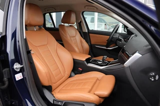 BMW 3-serie Touring 318i Business Edition Plus|Leder|Automaat|Individual|Navi|Apple carplay/Android auto|Cruise| / 22