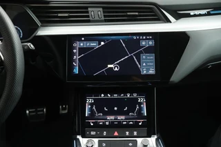 Audi Q8 e-tron 50 340pk quattro S Edition 95 kWh SOH 100% B&O HUD Keyless Stoelverwarming Camera Panoramadak Navigatie 2x S-Line / 16