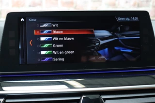 BMW 5 Series Touring 530i High Executive Luxury Line Automaat  / Navigatiesysteem Professional / Panoramadak / Trekhaak / Comfortstoelen / Driving Assistant Plus / Adaptieve LED-koplampen / Hifi / Stuurwielrand Verwarmd / Achteruitrijcamera / Head-Up Display / Stoelverwarming / 34