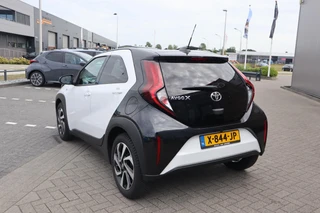 Toyota Aygo X PULSE APPLE/ANDROID 17''LM-VELGEN ALL-SEASON PRIVACY-GLASS CAMERA ADAP. CRUISE / 4