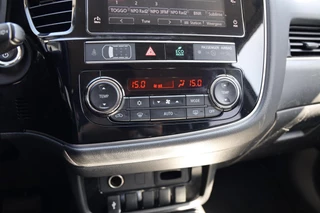 Mitsubishi Outlander 2.4 PHEV Pure+|Camera|Trekhaak|PDC| / 13