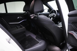 BMW 3-serie 318i M-Sport Executive Edition | AUDIO MEDIA- PACK | DRAADLOZE LADER | DAB | APPLE | CAMERA | 19" / 12