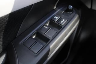 Suzuki Swift 1.2 Select Smart Hybrid / 21