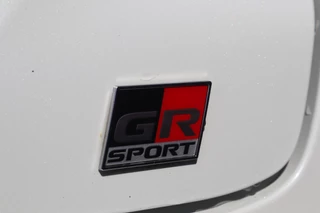 Toyota C-HR 1.8 HYBRID GR-SPORT 19"LM-VELGEN 1e EIGENAAR NL-AUTO STOELVERW. LED JBL-AUDIO P-SENSOREN APPLE/ANDROID 19"LMV / 7