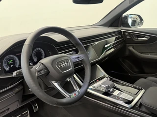 Audi Q8 60 TFSI e quattro Pro Line S Competition ACC Panoramadak 4 Wiel besturing / 6