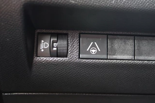 Peugeot 2008 1.2T Allure Pack  | Adaptieve cruise | BLIS | Camera | Led / 31