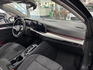 Volkswagen Golf 1.0 eTSI Life / NL-auto, Automaat, 52.679KM / 12