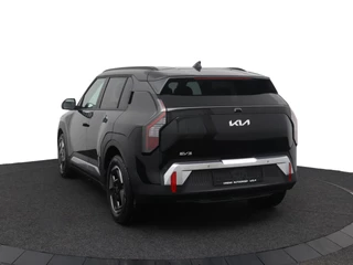 Kia EV3 Plus 81.4 kWh  - Prijs incl. €3.000,- inruilpremie - Stoel/Stuur Verwarming - Climate Control - Draadloze oplader - Navigatie - Fabrieksgarantie tot 06-2033 / 6