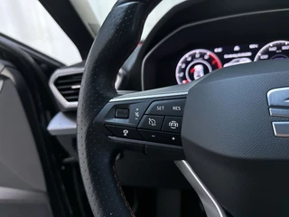 Seat Leon Sportstourer 1.5 TSI 150pk FR Business Intense LED Trekhaak Camera App-Connect Sfeerverlichting / 22