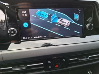 Volkswagen Golf 1.5 TSI 130pk Style * LAGE KMSTAND 26.000KM! * ParkeerCamera * Adaptieve Cruise Control * LM velgen * / 20