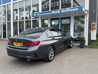 BMW 3 Serie 318i Executive Edition Sport Line I LED I Carplay I Sportstoelen / 4