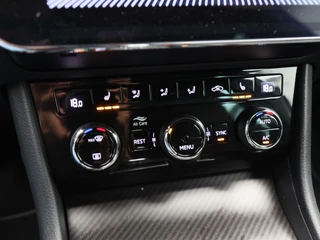 Škoda Superb Combi 1.4 TSi 218 Pk iV Sportline Business | Trekhaak | Stoelverwarming | CarPlay | Camera | Cruise Control | Navigatie | Full LED | 19 Inch | 91.754 Km !! / 32