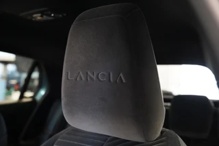 Lancia Ypsilon 1.2 Turbo Hybrid LX  Cruise/Climate PDC NAP 17''LM / 23
