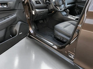 Subaru Outback 2.5i Premium AWD 176 pk AUT  | navigatie | eyesight | leder interieur | trekhaak | elektr. v. stoelen | NL auto / 17