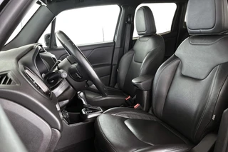 Jeep Renegade 4xe 240 Plug-in Hybrid Electric S LED Leder Stoelverwarming Trekhaak Camera Kenwood / 7