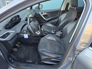 Peugeot 2008 1.2 PureTech Allure Pano Navi / 10