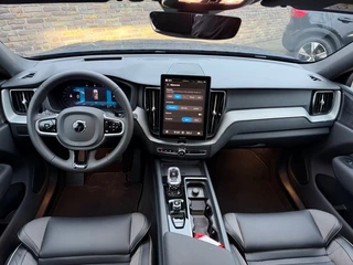 Volvo XC60 2.0 T6 AWD Ultra Black Edition Panodak H&K 360 Camera / 2