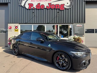 Alfa Romeo Giulia 2.9 V6 QUADRIFOGLIO Carbon pakket Sparco kuipstoelen Carplay Perfect onderhouden! / 16