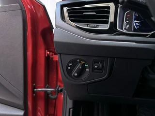 Volkswagen Polo 1.0 TSI R-Line Camera Navigatie DAB+ Stoelverwarming Virtual Cockpit / 25