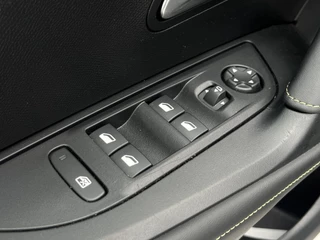 Peugeot 2008 Hybrid Automaat 145 GT  | Camera voor + achter | Keyless | €540,- p.m. Private Lease! | 8 jaar We Care garantie | / 29