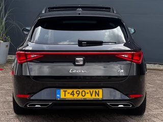 SEAT Leon Sportstourer 1.5 eTSI FR Business Intense 150 PK Schuif-Kantel Dak | NL-Auto | Camera | Beats Audio | Virtual Cockpit / 5
