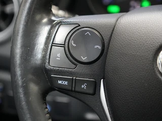 Toyota Auris 1.8 Hybrid Aspiration / 18