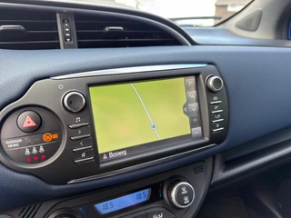 Toyota Yaris 1.5 Hybrid Bi-Tone Camera | Cruise control | NAP / 17