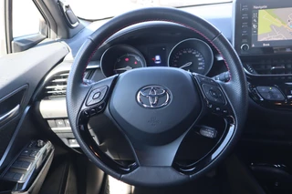 Toyota C-HR 1.8 HYBRID GR-SPORT 19"LM-VELGEN 1e EIGENAAR NL-AUTO STOELVERW. LED JBL-AUDIO P-SENSOREN APPLE/ANDROID 19"LMV / 23