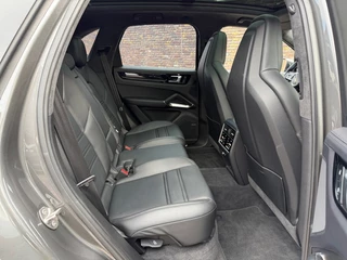 Porsche Cayenne 4.0 TURBO S E-HYBRID Achteras sturing Head Up Pano Keramisch / 28