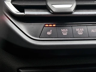 BMW 1-serie M135i xDrive | Camera | Stoelverwarming |Harman/Kardon | HeadUp Display | Cruise Control / 20