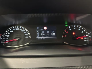Peugeot 208 1.2 PureTech Active Pack CRUISE NAVIGATIE CARPLAY LM. / 25