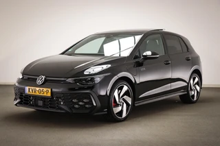 Volkswagen Golf 1.5 eHybrid GTE | LEDER | PANORAMADAK | HEAD UP | STOELVENTILATIE | STUURVERWARMING | TREKHAAK | 18"