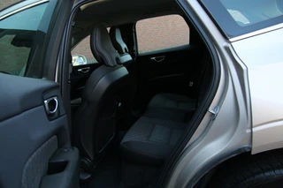 Volvo XC60 B4 Mild-Hybrid / 21