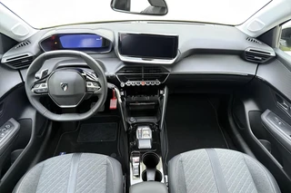 Peugeot 208 1.2 Hybrid 110 e-DCS6 Allure | Lichtmetalen velgen | Automaat | Apple Carplay/Android Auto | Cruise Control / 19