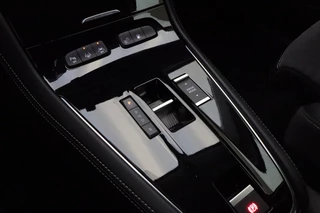 Opel Grandland 1.6 Turbo Plug-In Hybrid 300pk 4x4 GSe | Navigatie | Camera | Comfort stoelen | Elektrische achterklep | Stoel- en stuurverwarming | Adaptive Cruise control | / 25